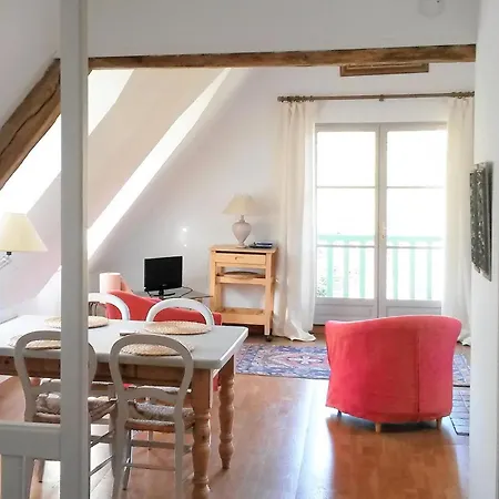 2 Bedroom In Houdetot Sainte-Colombe (Seine-Maritime)
