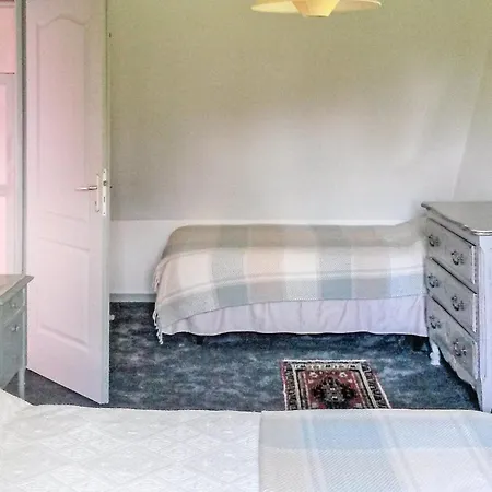 2 Bedroom In Houdetot * Sainte-Colombe (Seine-Maritime)
