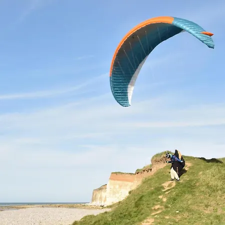 2 Bedroom In Houdetot * Sainte-Colombe (Seine-Maritime)