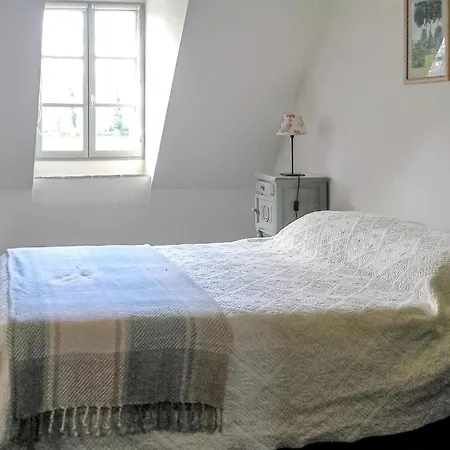 Апартаменты 2 Bedroom In Houdetot *